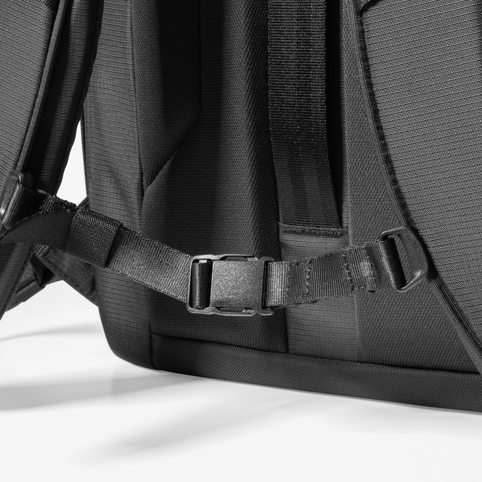 tomtoc UrbanEX-T77 Laptop Backpack 16 Inch Universal/26L Black