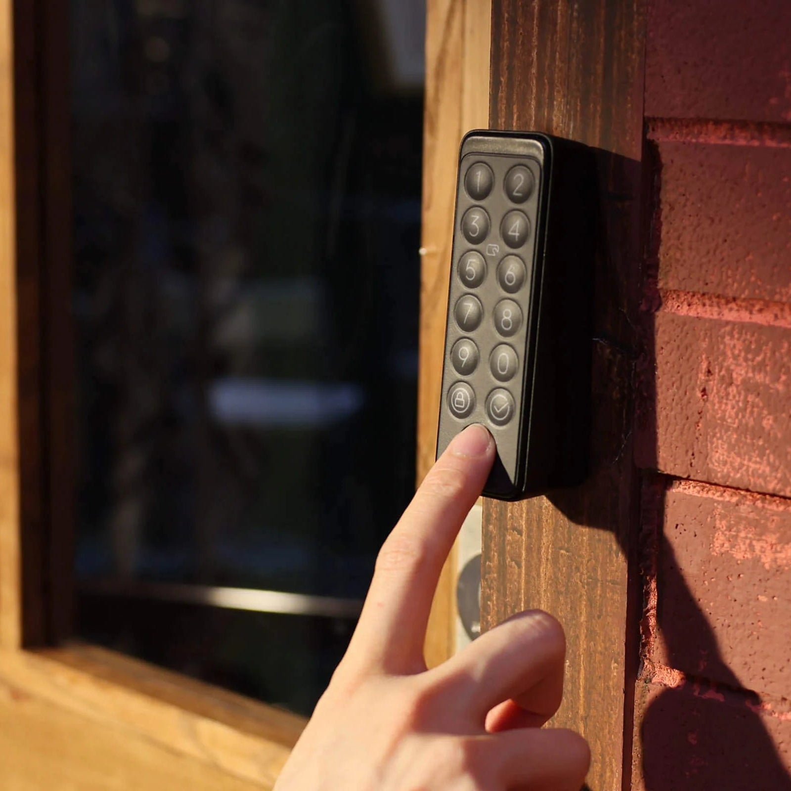 SwitchBot Wireless Keypad with Fingerprint – Smart Access Control for SwitchBot Lock